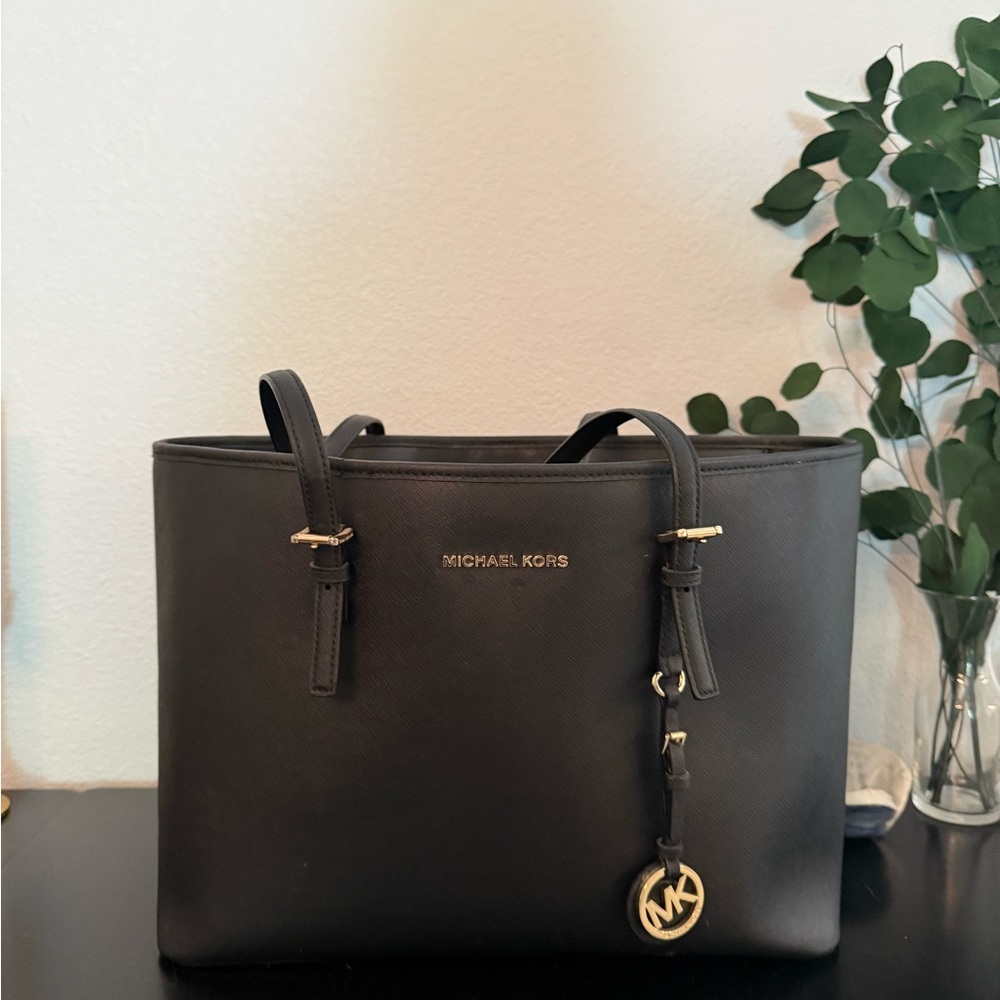 Michael Kors Elegant Black Tote